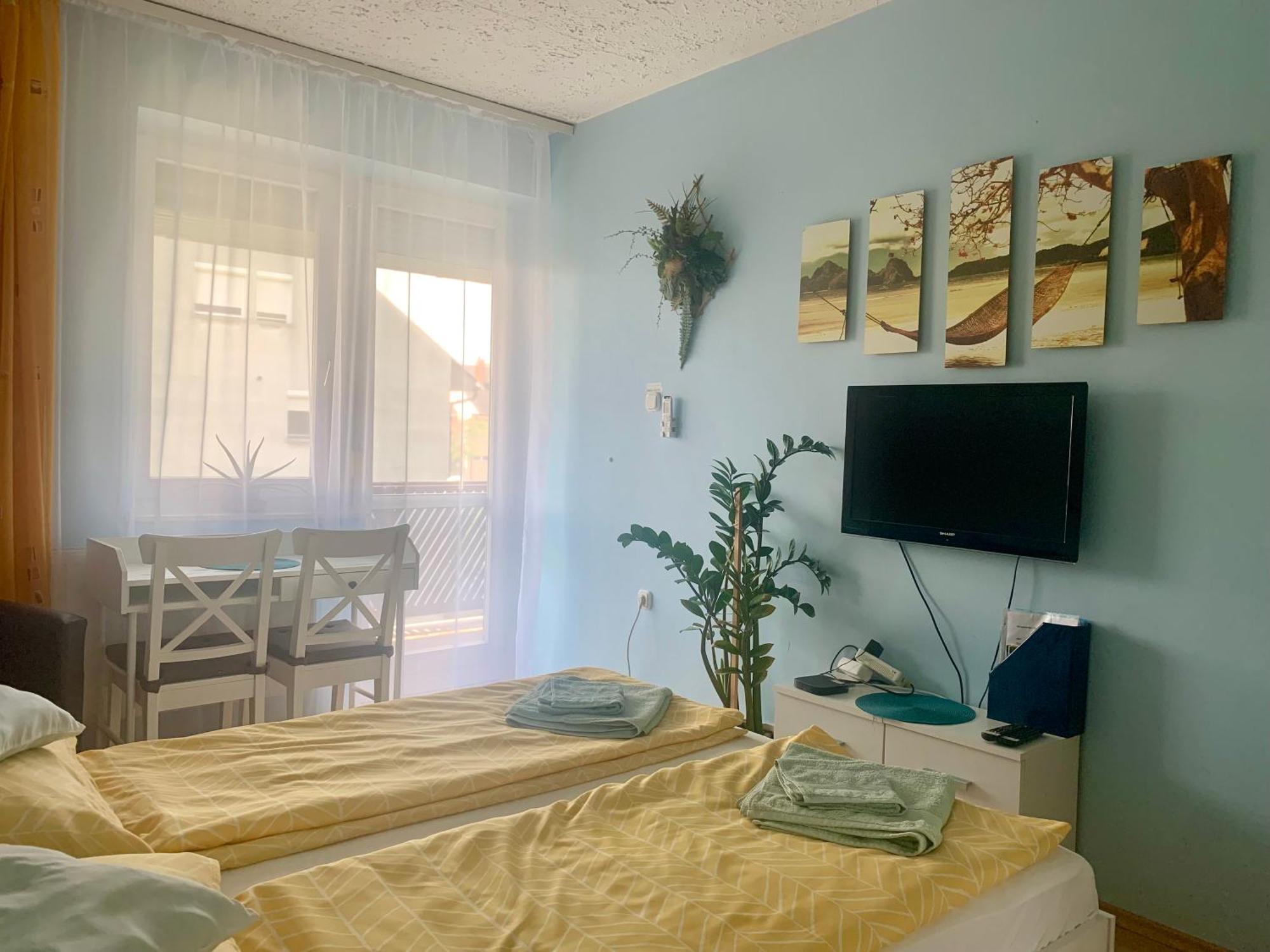 Aloe Apartman Sopron Buitenkant foto