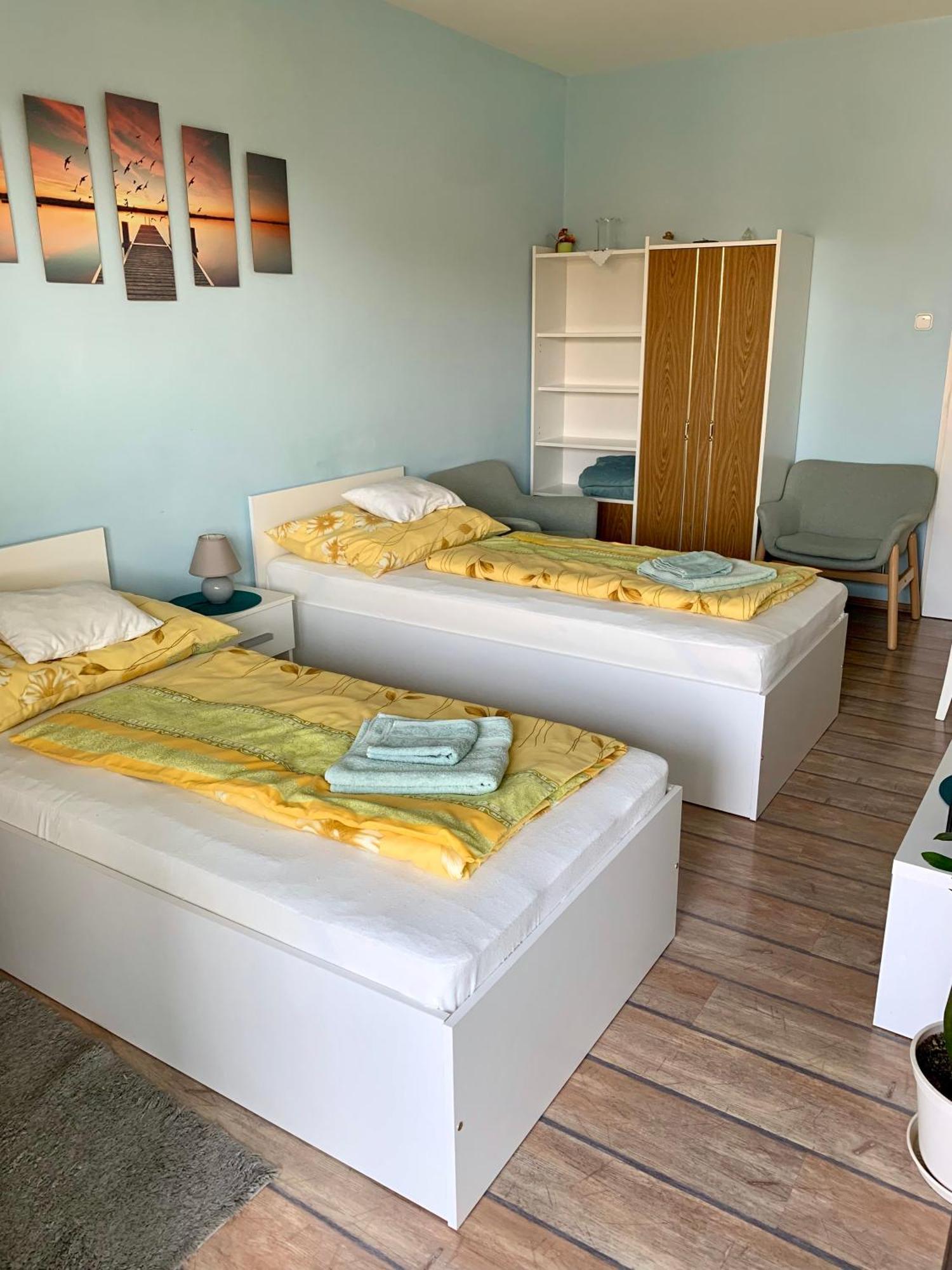 Aloe Apartman Sopron Buitenkant foto