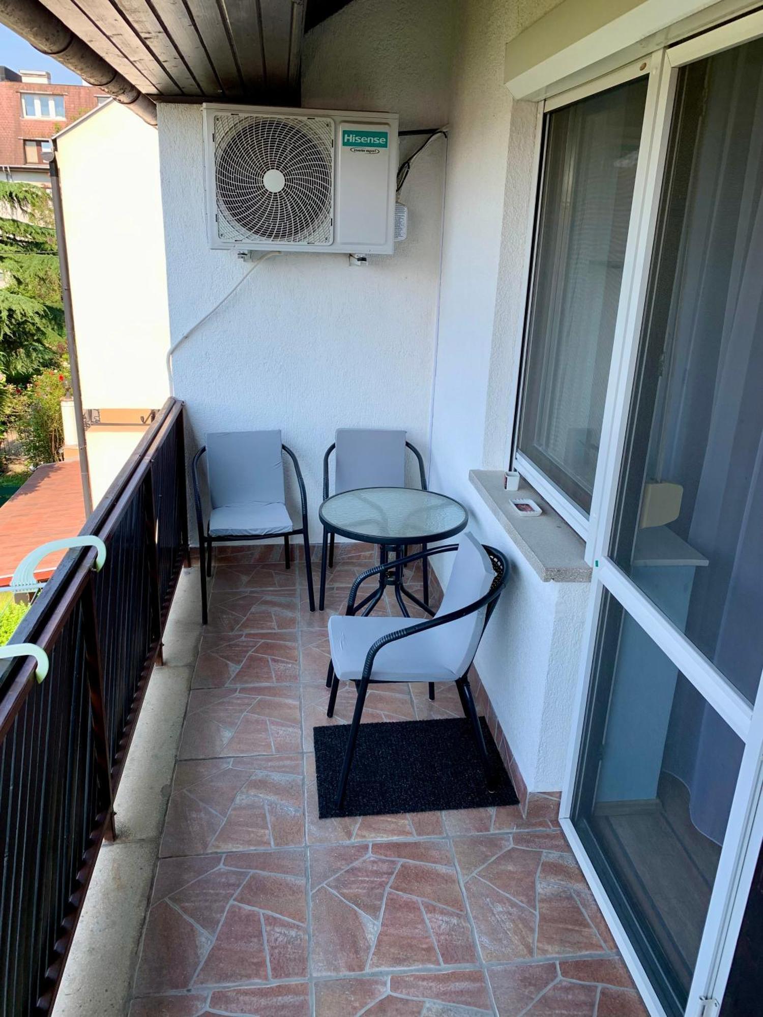Aloe Apartman Sopron Buitenkant foto